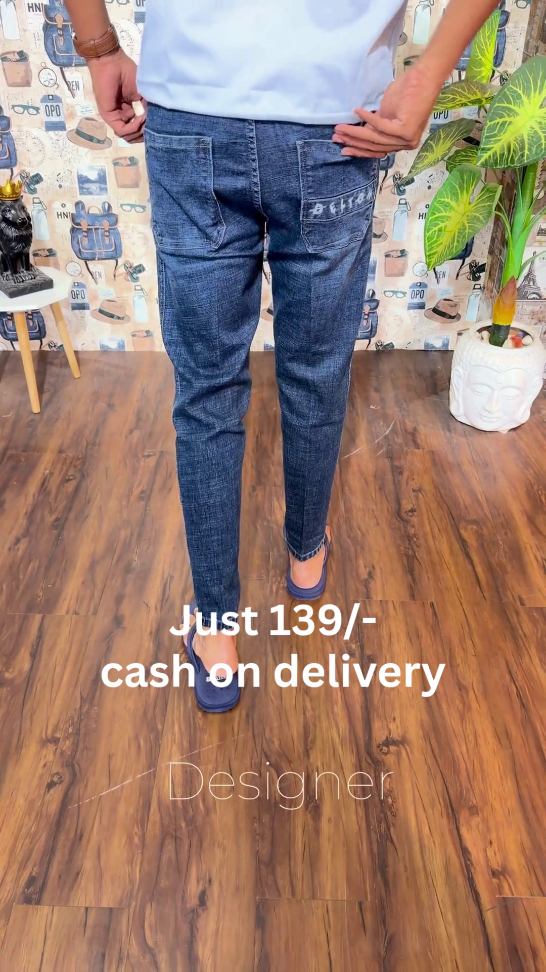 Dark Indigo Vertical Seam Straight-Fit Mid-Rise Casual Denim Jeans with Clean Side Stitch Detailing 👖