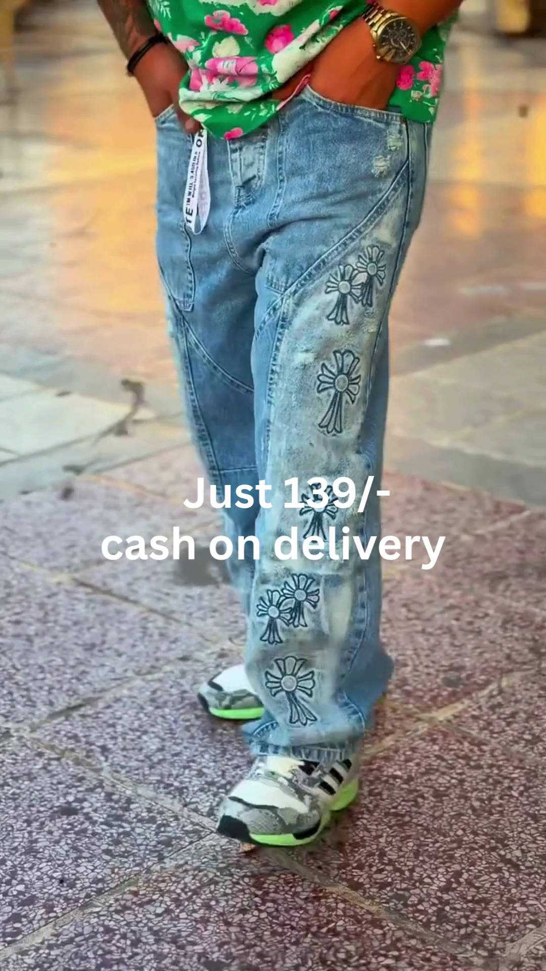 Light Blue Vintage Wash Wide-Leg Denim Jeans with Floral Side Print Streetwear Statement Pants 👖🌸🔥