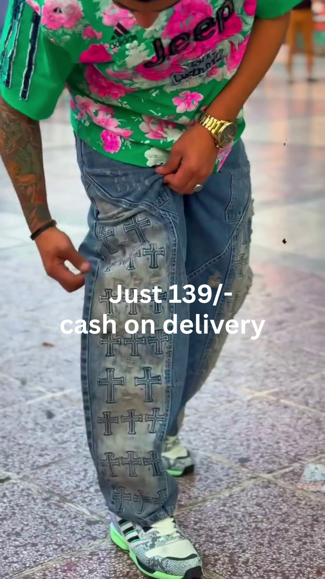 Light Blue Vintage Wash Wide-Leg Denim Jeans with Floral Side Print Streetwear Statement Pants 👖🌸🔥