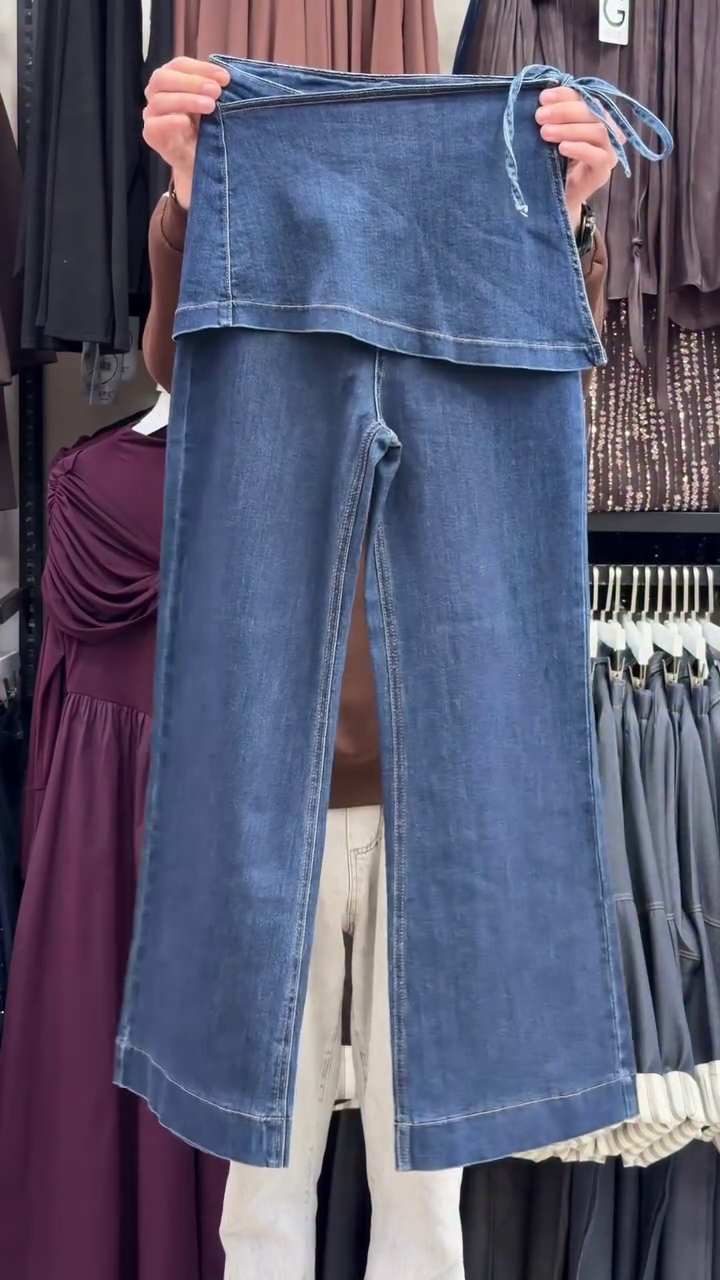 High-Waist Denim Wide-Leg Culotte Pants with Extended Waist Panel & Flared Hem Stitch Detail 💙👖✨
