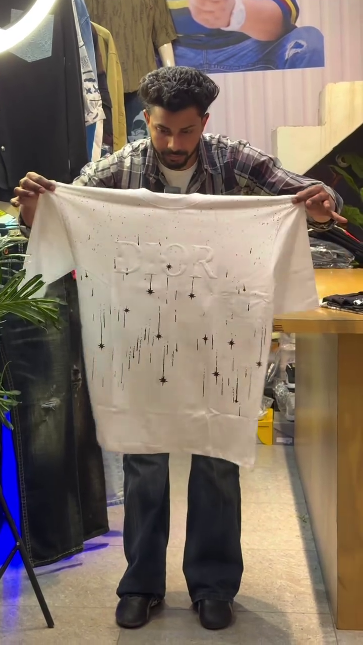 Premium White Oversized “Dior” Inspired Embossed Starfall Graphic T-Shirt with Minimal Splatter Detailing 🤍⭐✨
