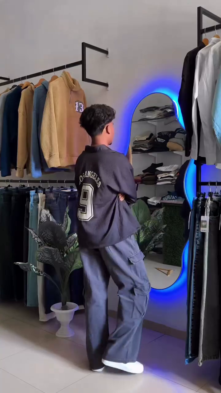 Charcoal Black Oversized Drop-Shoulder Streetwear T-Shirt with Large “Los Angeles 9” Back Graphic Print and Relaxed Wide-Leg Cargo Pants Outfit