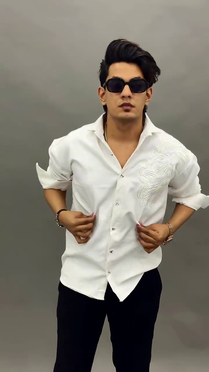 Slim Fit Casual Button Down Men's Fashion Shirt