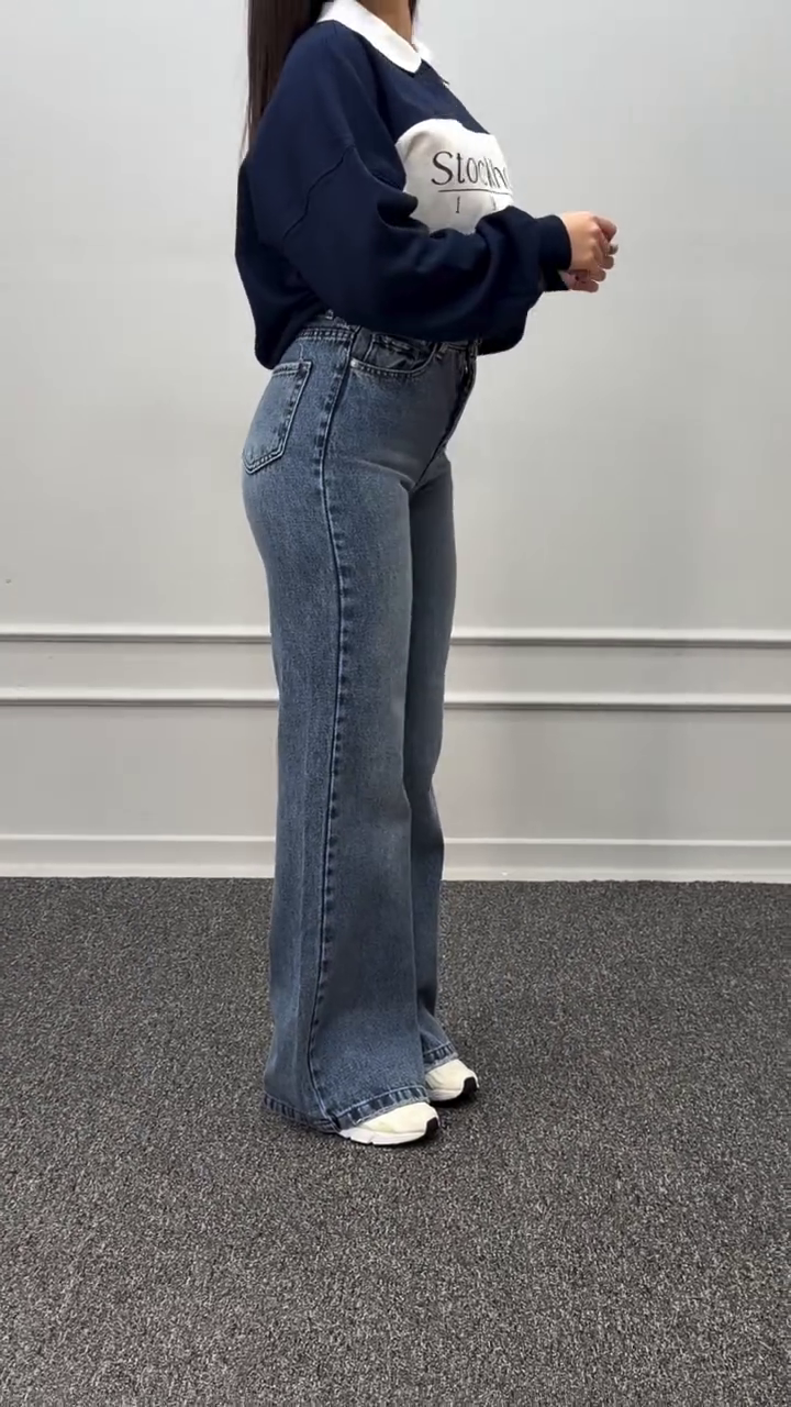 Retro Wide-Leg Denim Jeans – Vintage Street Chic Vibes 👖💙✨