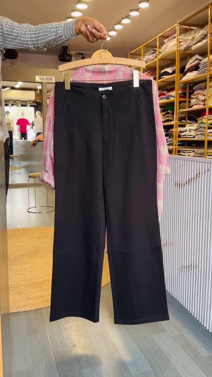 Chic Pink Plaid Oversized Shirt with Black Inner Top and Relaxed Wide-Leg Capri Pants Co-Ord Set for Women 💕✨👚