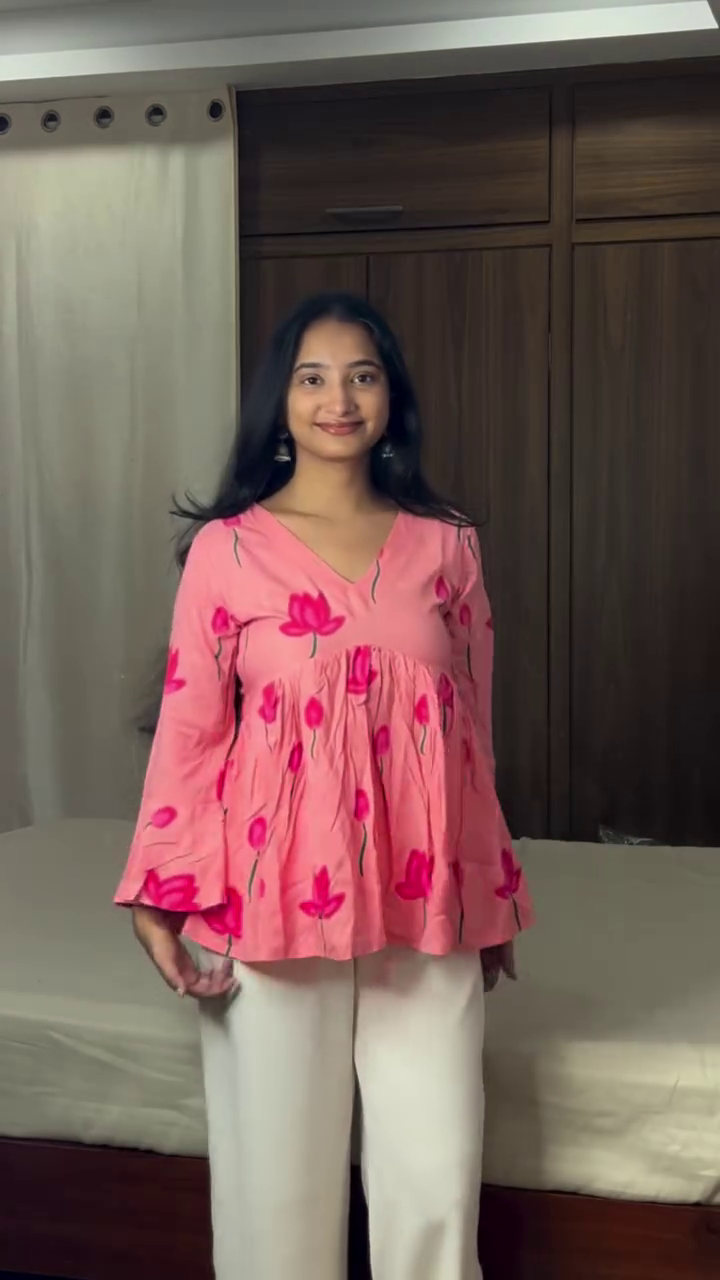 🖤 Elegant Embroidered Kurti Top – Minimal Ethnic Chic ✨🌸