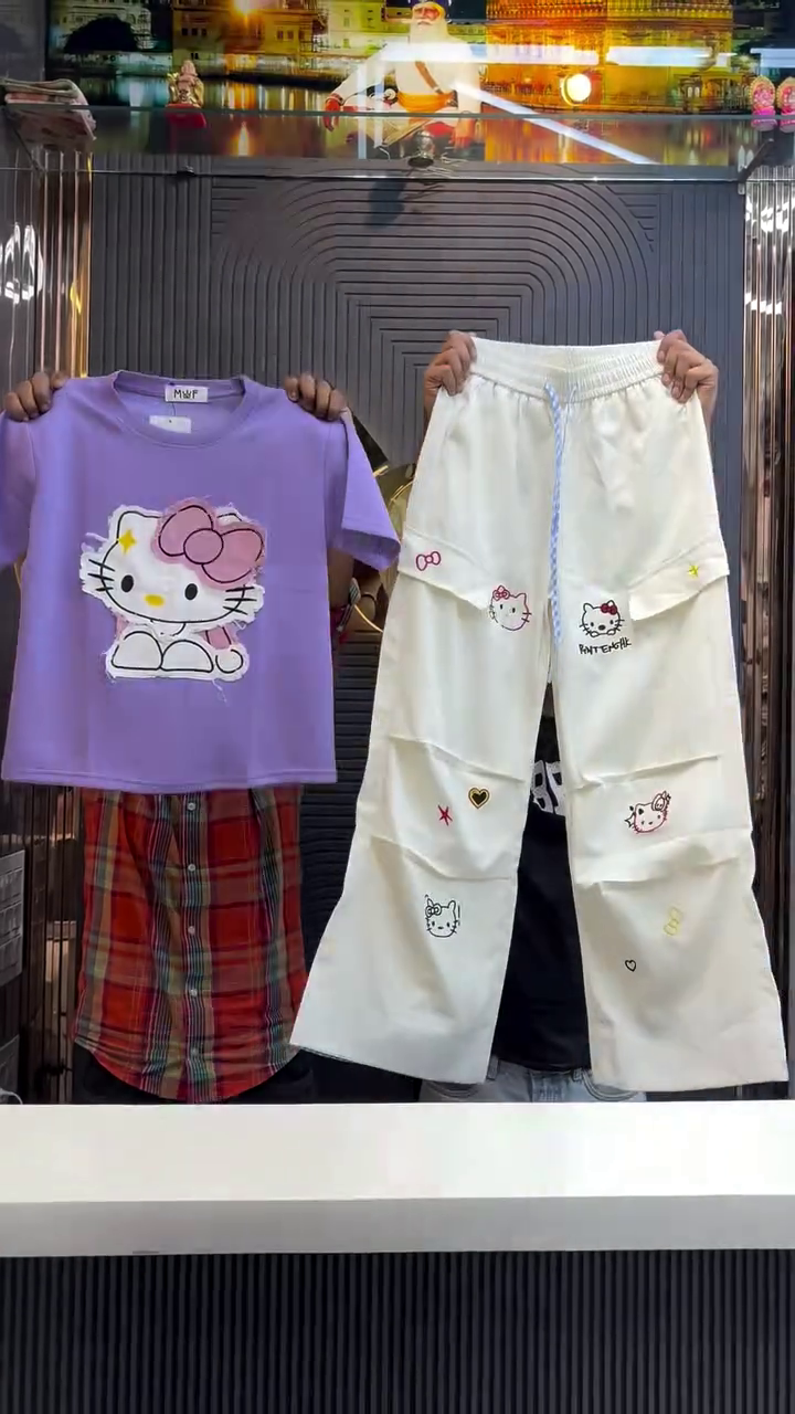 Cute Cartoon Inspired Lavender Oversized  T-Shirt with White Wide-Leg Cargo  Pants Co-Ord Set for Girls 💜✨🌸