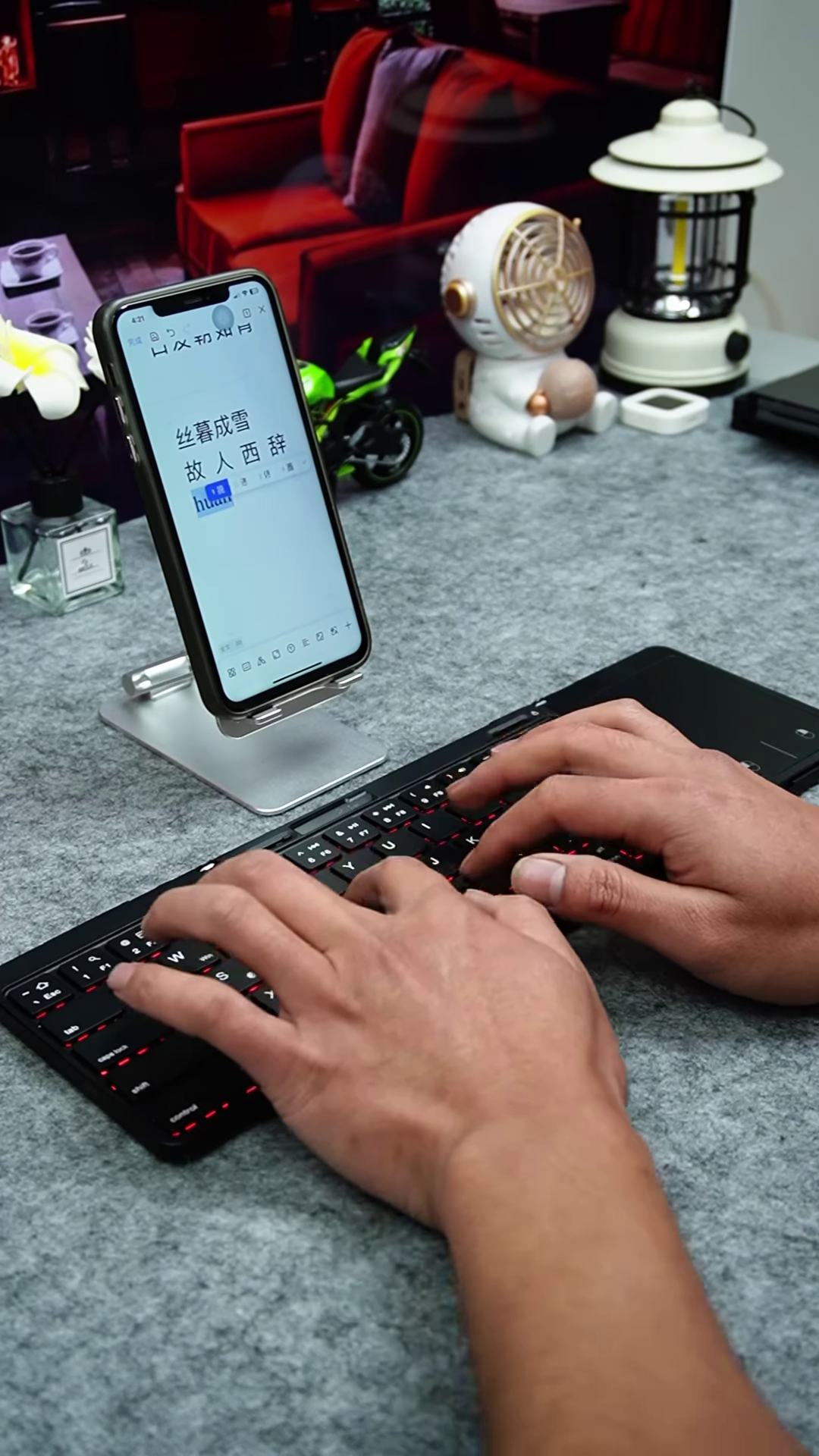 ⌨️📱 Ultra-Slim Wireless Foldable Keyboard & Smart Phone Stand Combo – Portable Multi-Device Typing Station with Silent Keys, Rechargeable Battery & Ergonomic Design 🌟