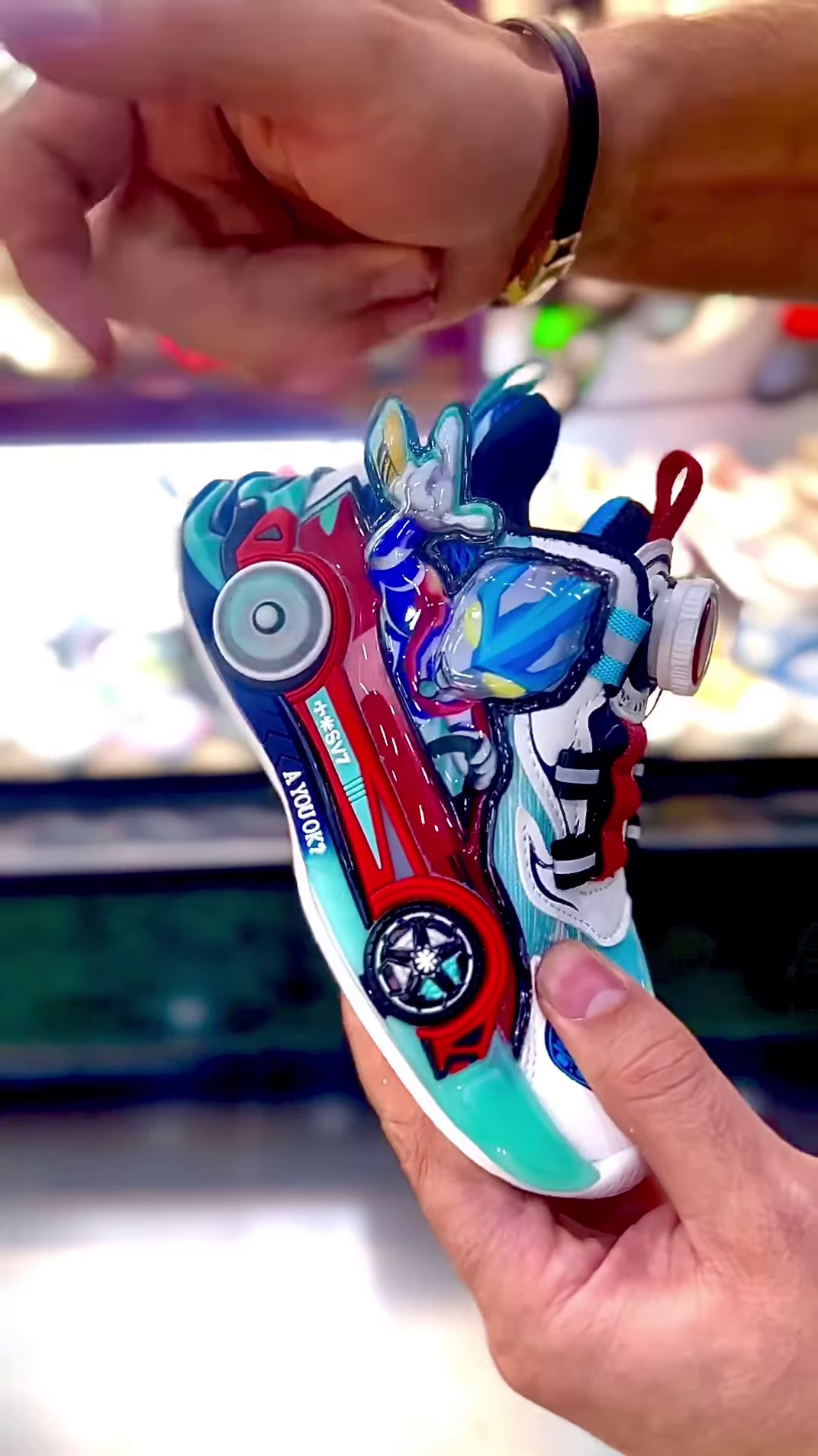 👟🚗 Cartoon Racing Sneaker Charm Accessory – Creative 3D Decorative Shoe Clip with Futuristic Design 🌈🔥