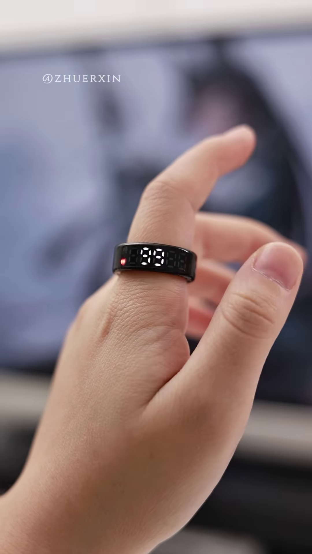 💍⚡ Smart LED Digital Finger Ring – Rechargeable Futuristic Electronic Time Display Ring with Minimalist Fashion Design ✨🖤