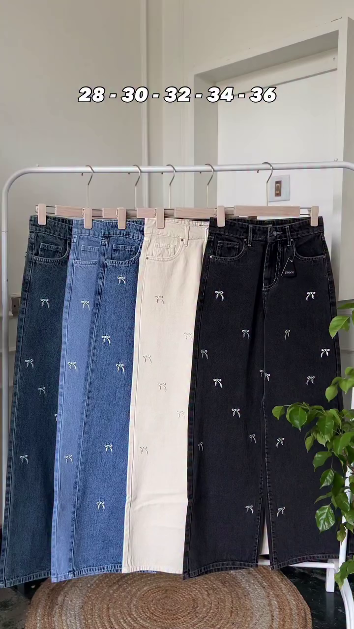 Elegant Bow Embroidered High-Waist Wide-Leg Premium Denim Jeans Collection 👖🎀✨💙