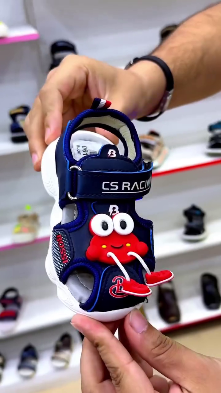 👶💡 Adorable Cartoon Light-Up Comfort Sandals for Kids 👶💡