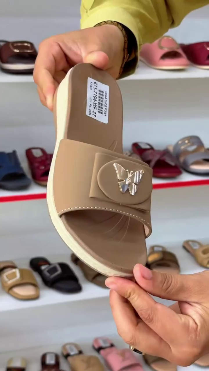 👡🌸 4. Elegant Dual-Tone Buckle Comfort Slip-On Sandals for Women 🌸👡