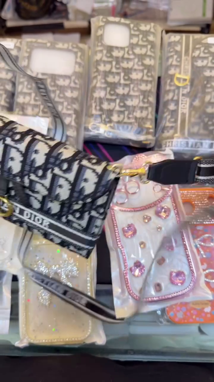 🌟 4. Classic Pattern Premium Crossbody Sling Bag for Women & Girls 🌟👜