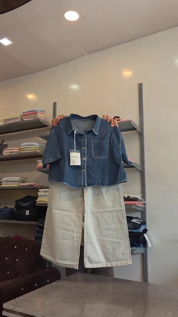 💙 Women's Denim Crop Shirt with Wide Leg Contrast Jeans – Stylish Casual Fashion Outfit 💙