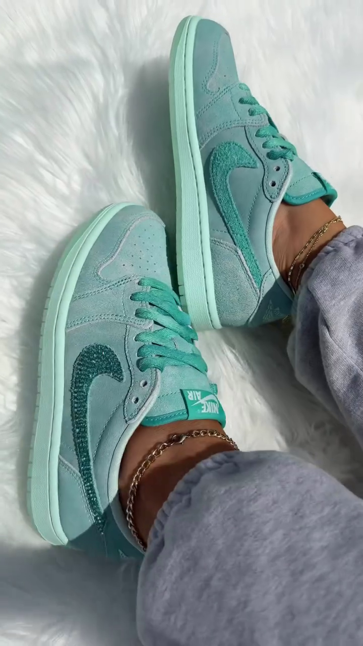 💚 Premium Pastel Casual Lace-Up Sneakers | Lightweight Everyday Fashion Shoes for Women & Men 👟✨