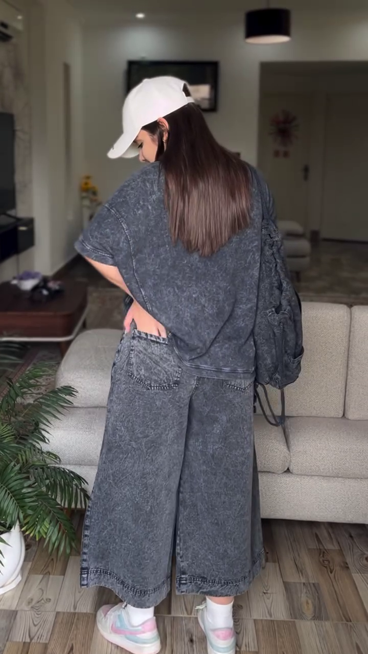 🖤✨ Premium Acid Wash Oversized T-Shirt with Wide-Leg Culotte Pants Co-Ord Set for Women | Trendy Korean Style Casual Streetwear Lounge & Travel Outfit 👟🧢