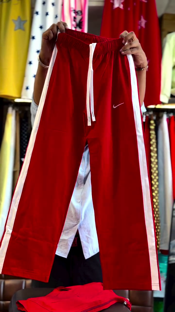 Sporty Red Full-Zip Athletic Track Jacket With White Side Striping And Branding ❤️🤍🧥✨