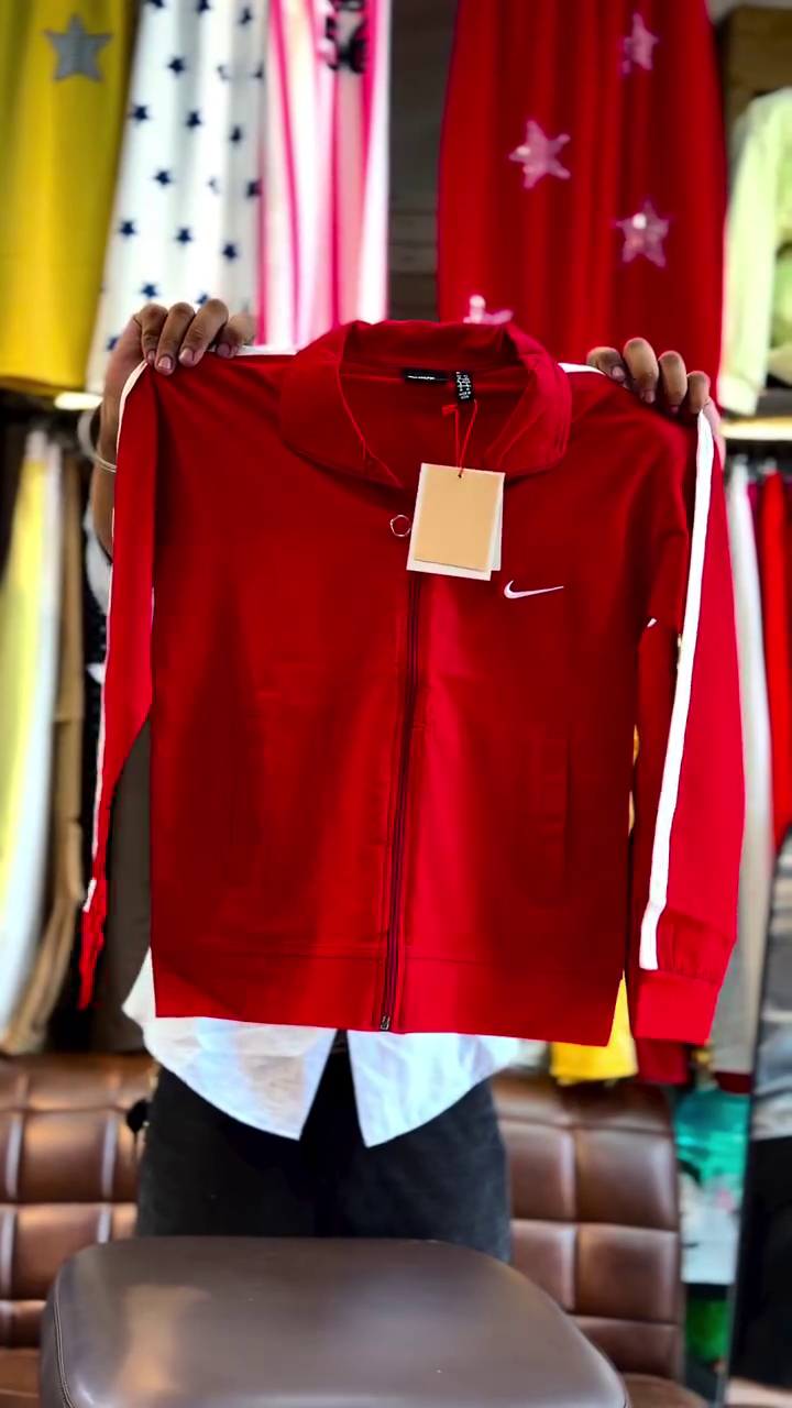 Sporty Red Full-Zip Athletic Track Jacket With White Side Striping And Branding ❤️🤍🧥✨
