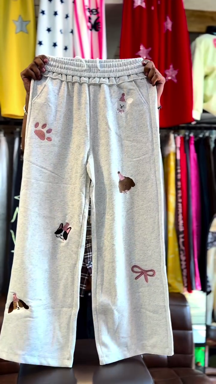 Cream-Colored Wide-Leg Sweatpants With Playful Dog And Paw Print Patches 🐾🐶✨