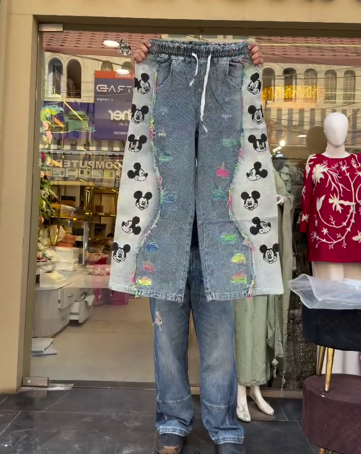 Light-Wash Wide-Leg Denim Jeans With Mickey Mouse Patches And Distressed Details 💙🐭👖✨