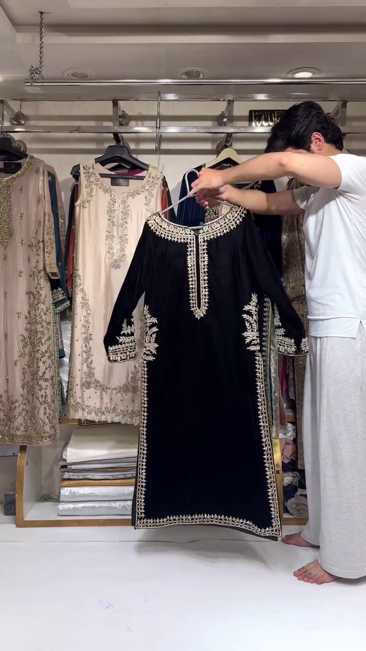 Luxurious Black Velvet Long Kurti Featuring Elaborate Gold Zardozi Embroidery And Sequin Detailing 🖤👑✨