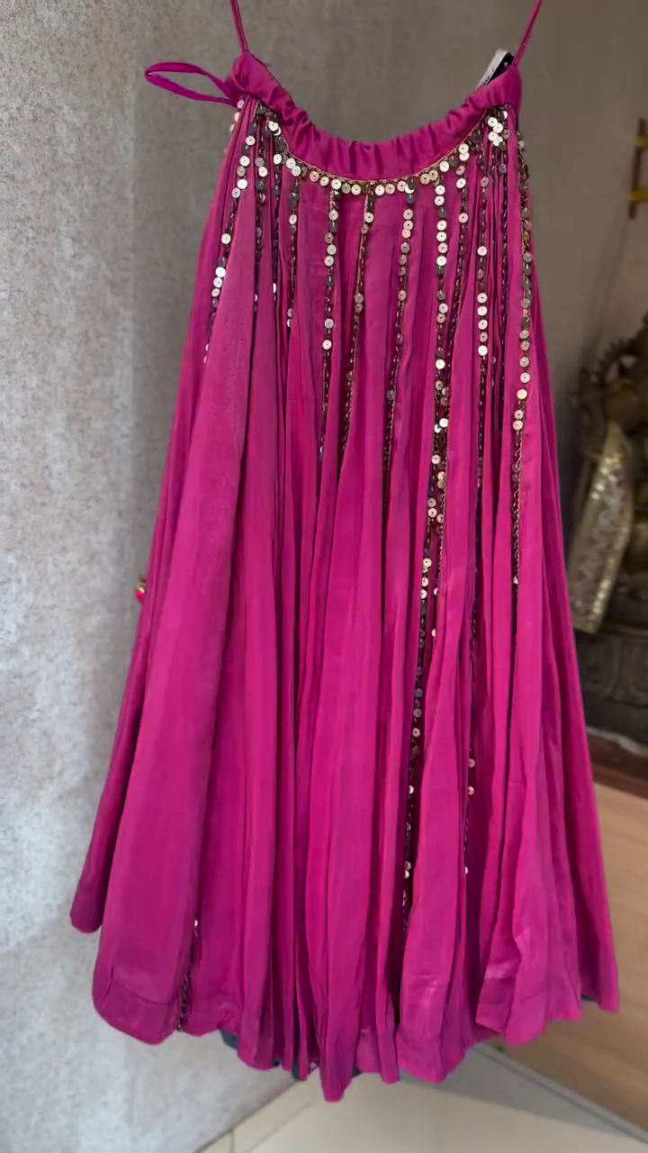 Dazzling Pink Halter-Style Sleeveless Party Blouse With Vertical Sequin And Bead Drapes 🩷✨🧵