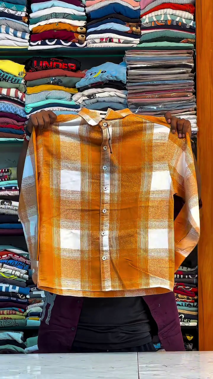 💚 Vibrant Green and White Plaid Long-Sleeve Button-Down Shirt✨